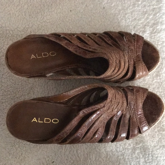 Aldo Ladies Leather Wedge, in excellent condition! - Picture 5 of 7